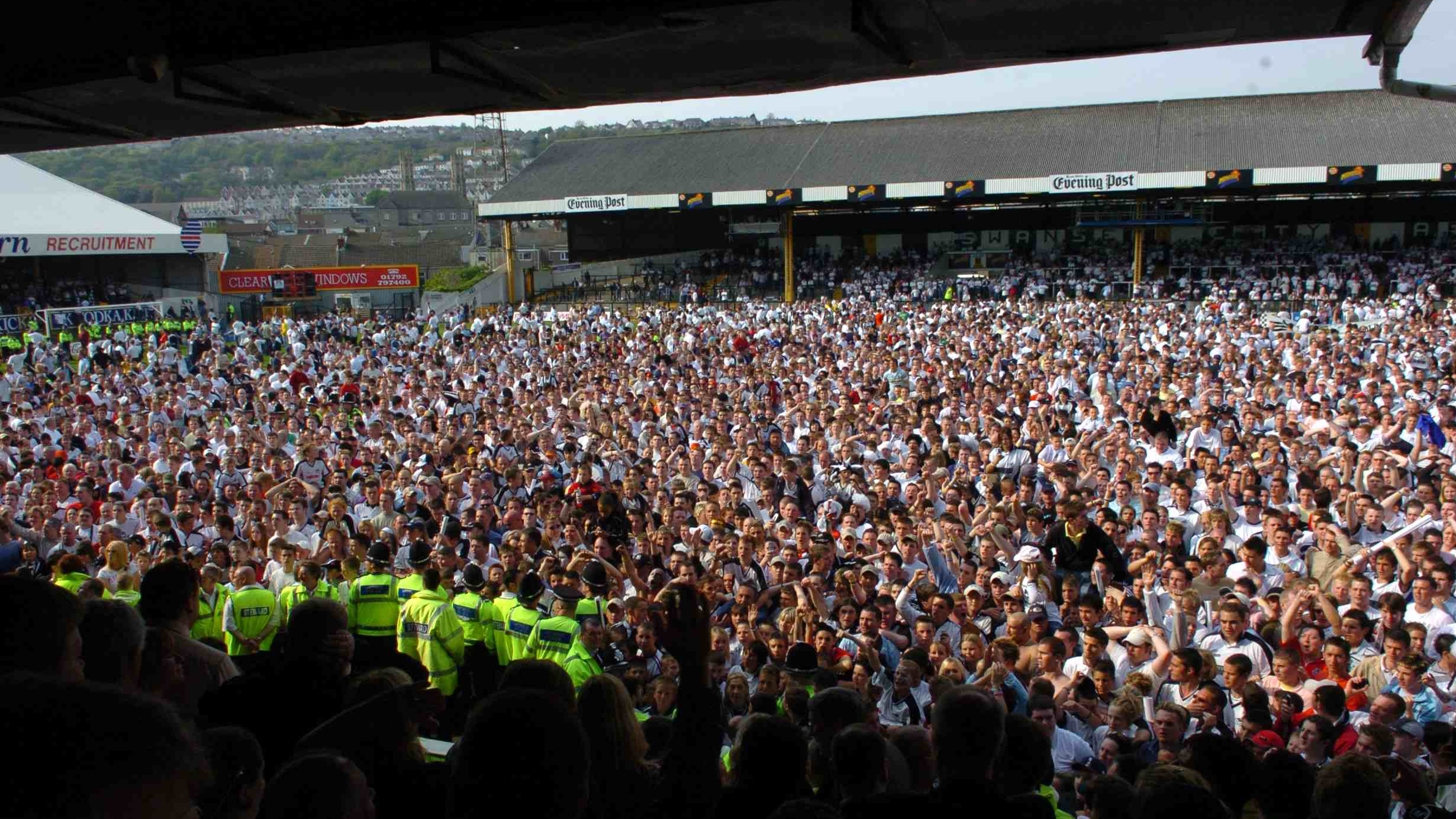 Vetch pitch invasion