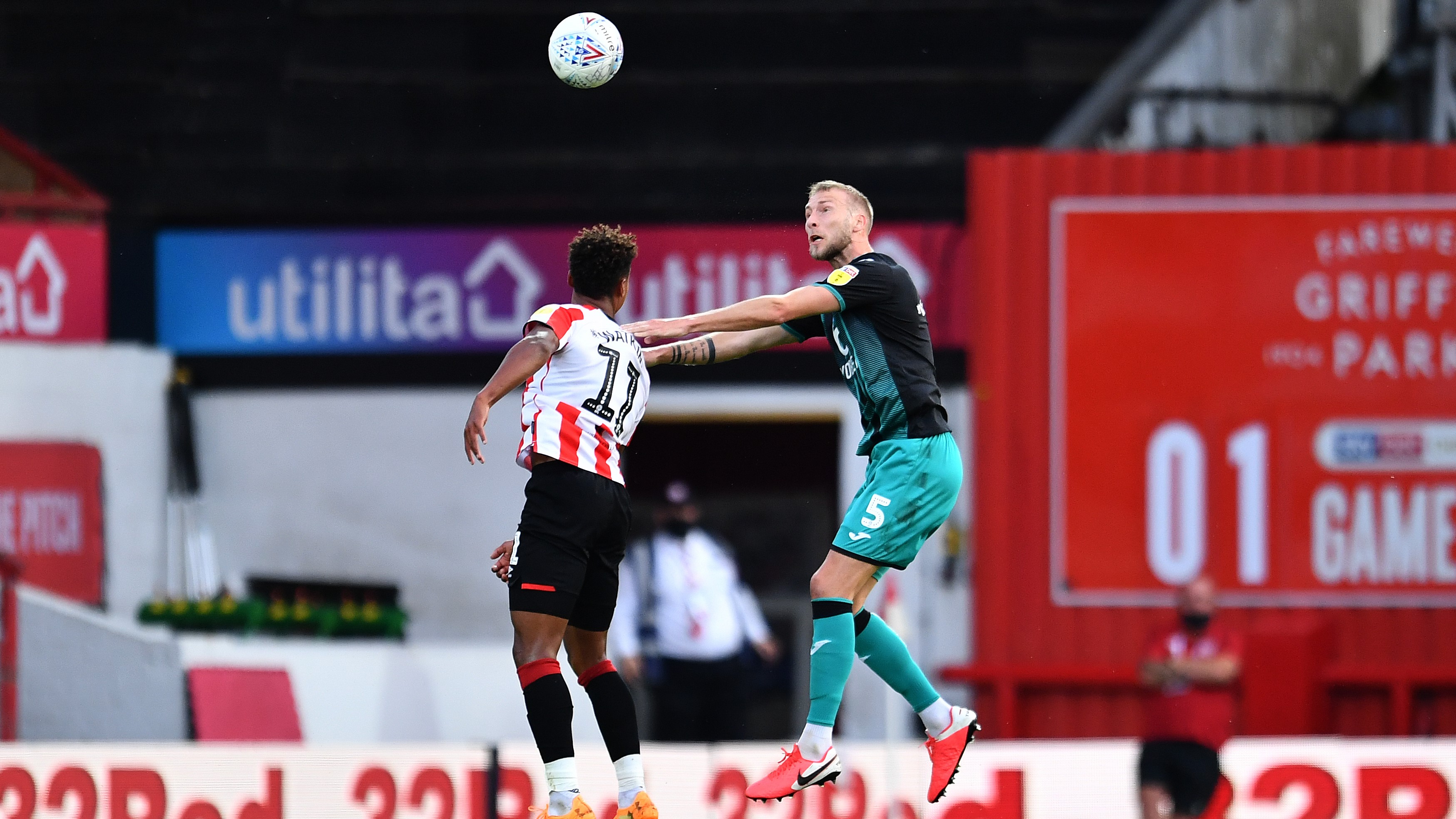 Brentford (A) van der Hoorn 2