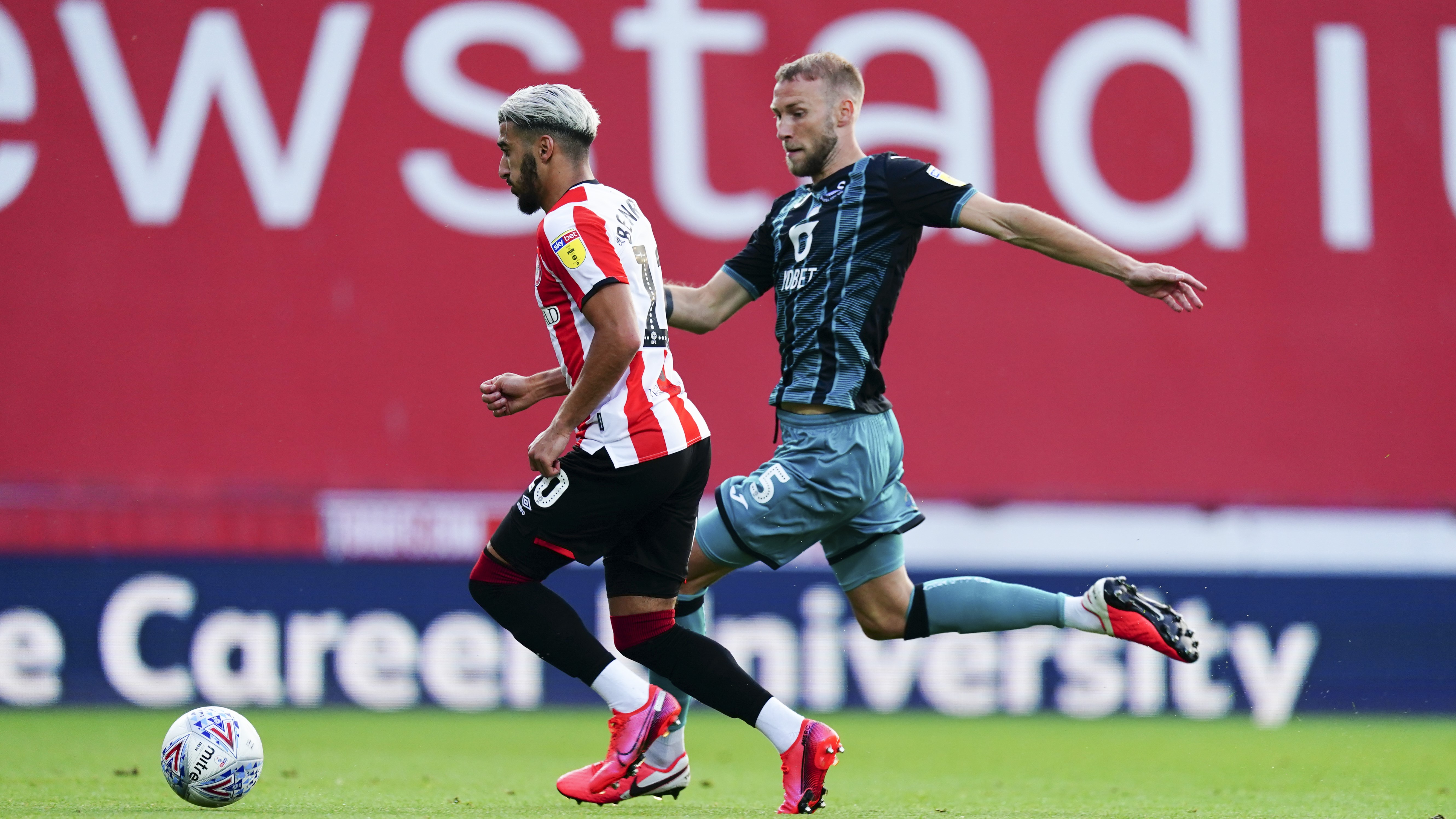 Brentford (A) van der Hoorn