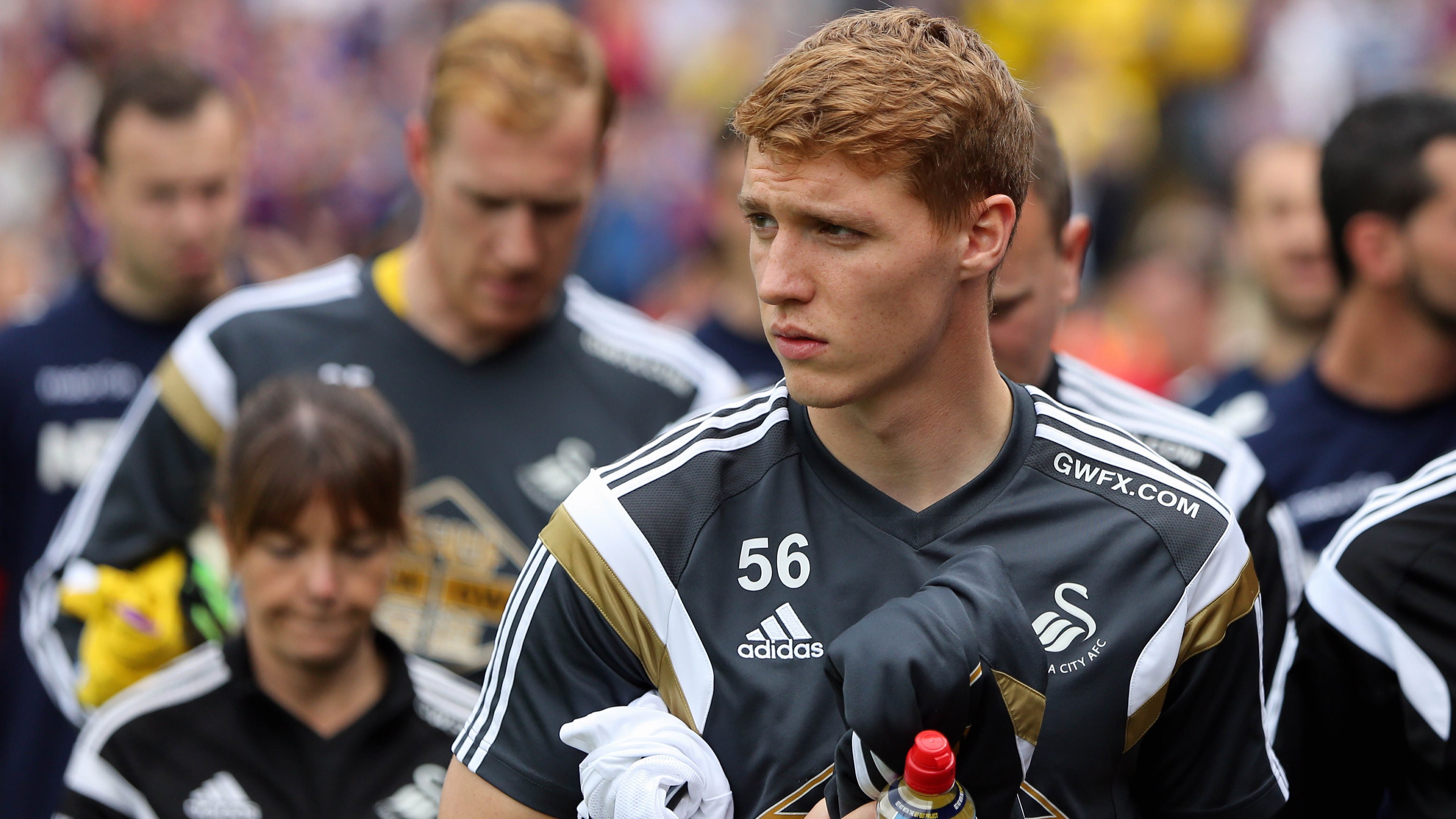 The brilliant away end scenes as Sheffield United's Oli McBurnie joins  Swansea City's Joe Rodon at Cardiff City clash - Wales Online