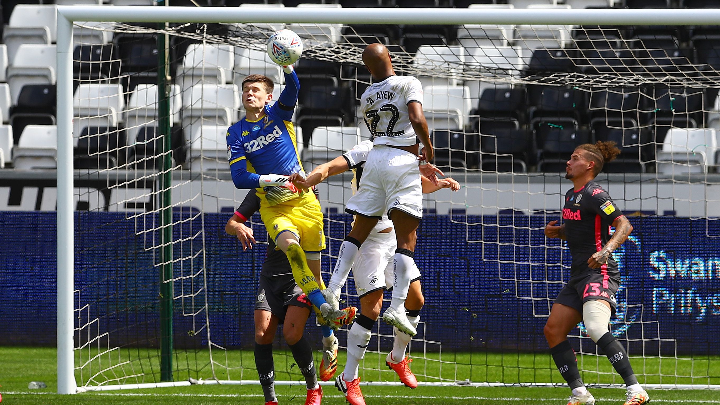 Leeds (H) Ayew header