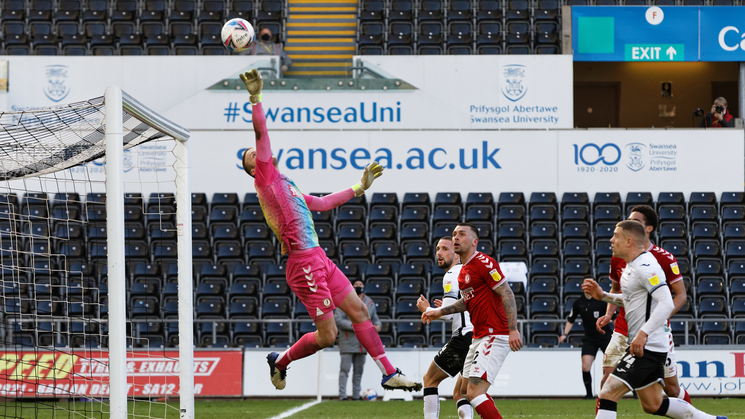 Bristol City home Conor Hourihane header