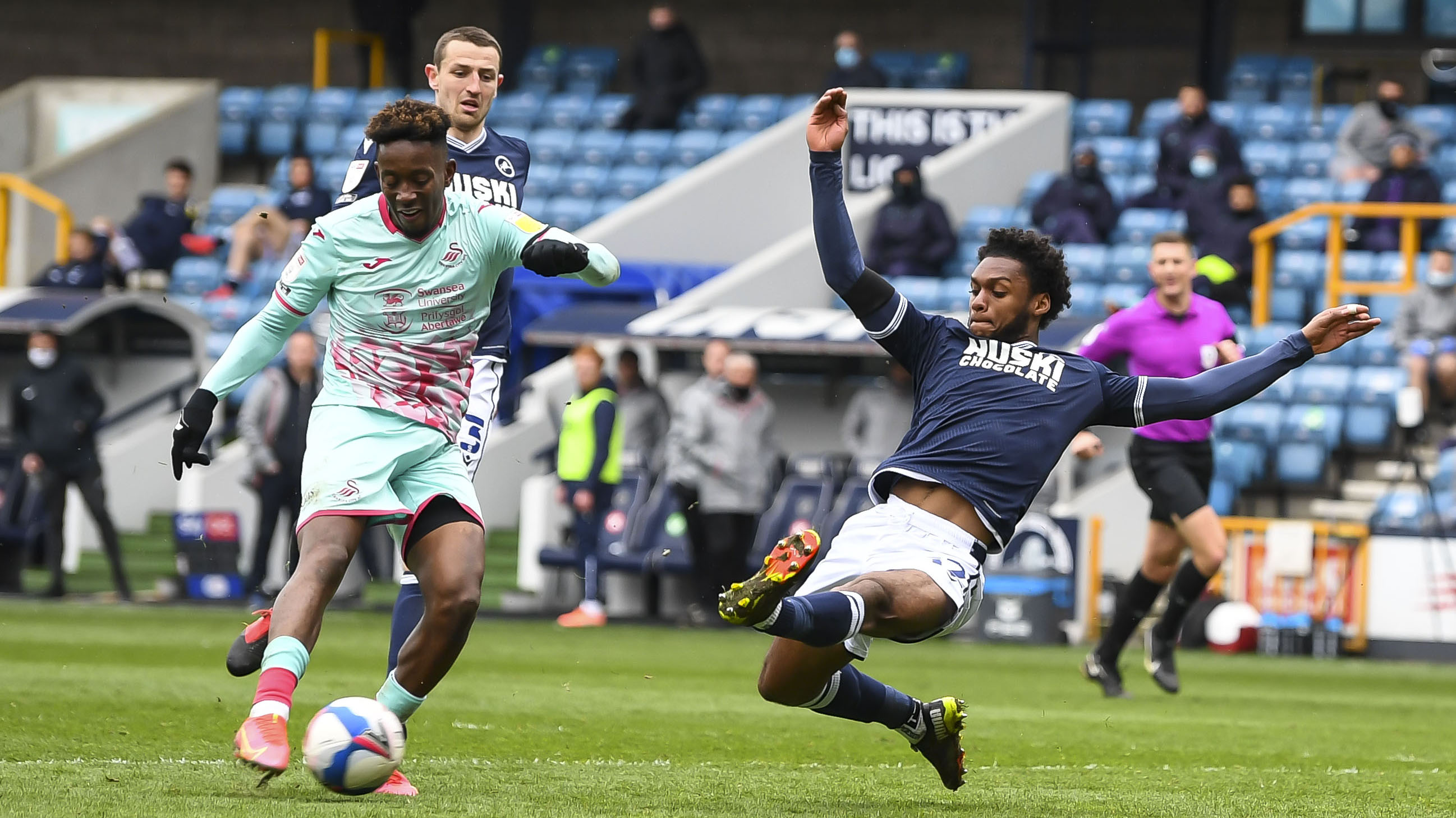 Millwall FC - Millwall v Swansea City train travel update