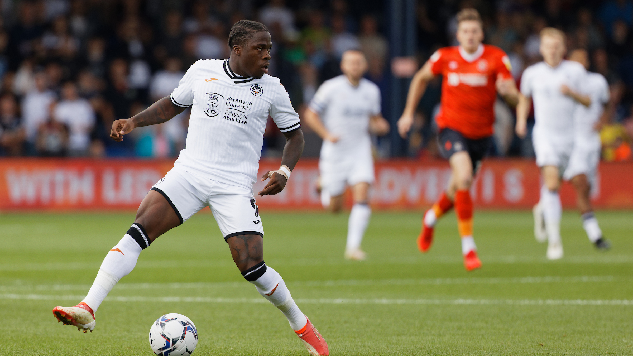 Luton away Michael Obafemi 1