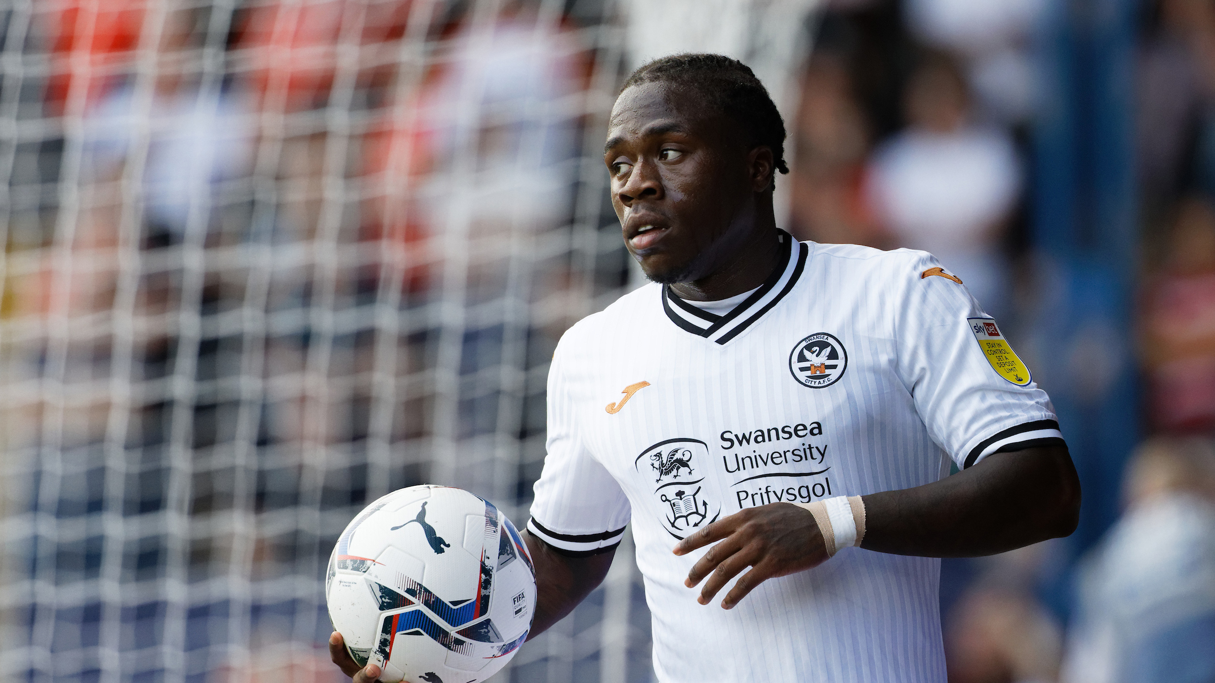 Luton away Michael Obafemi 2