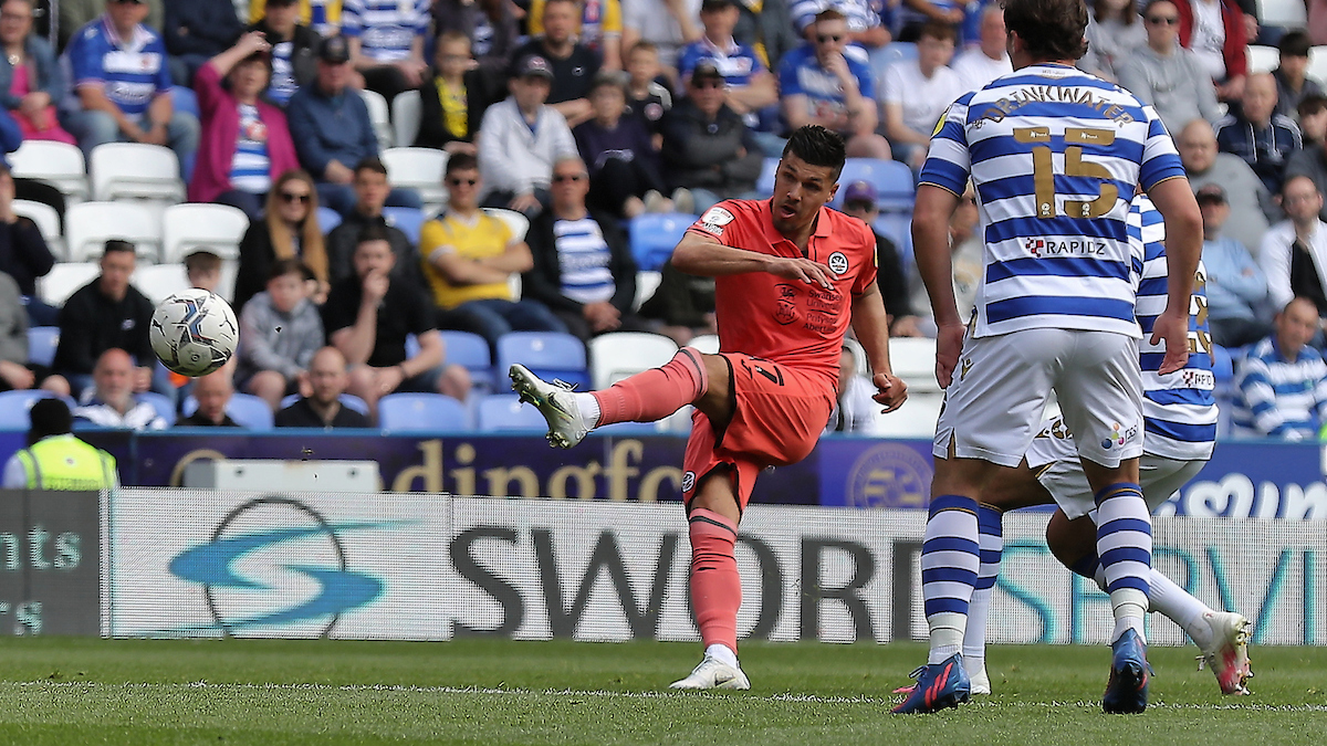 Reading away Joel Piroe goal