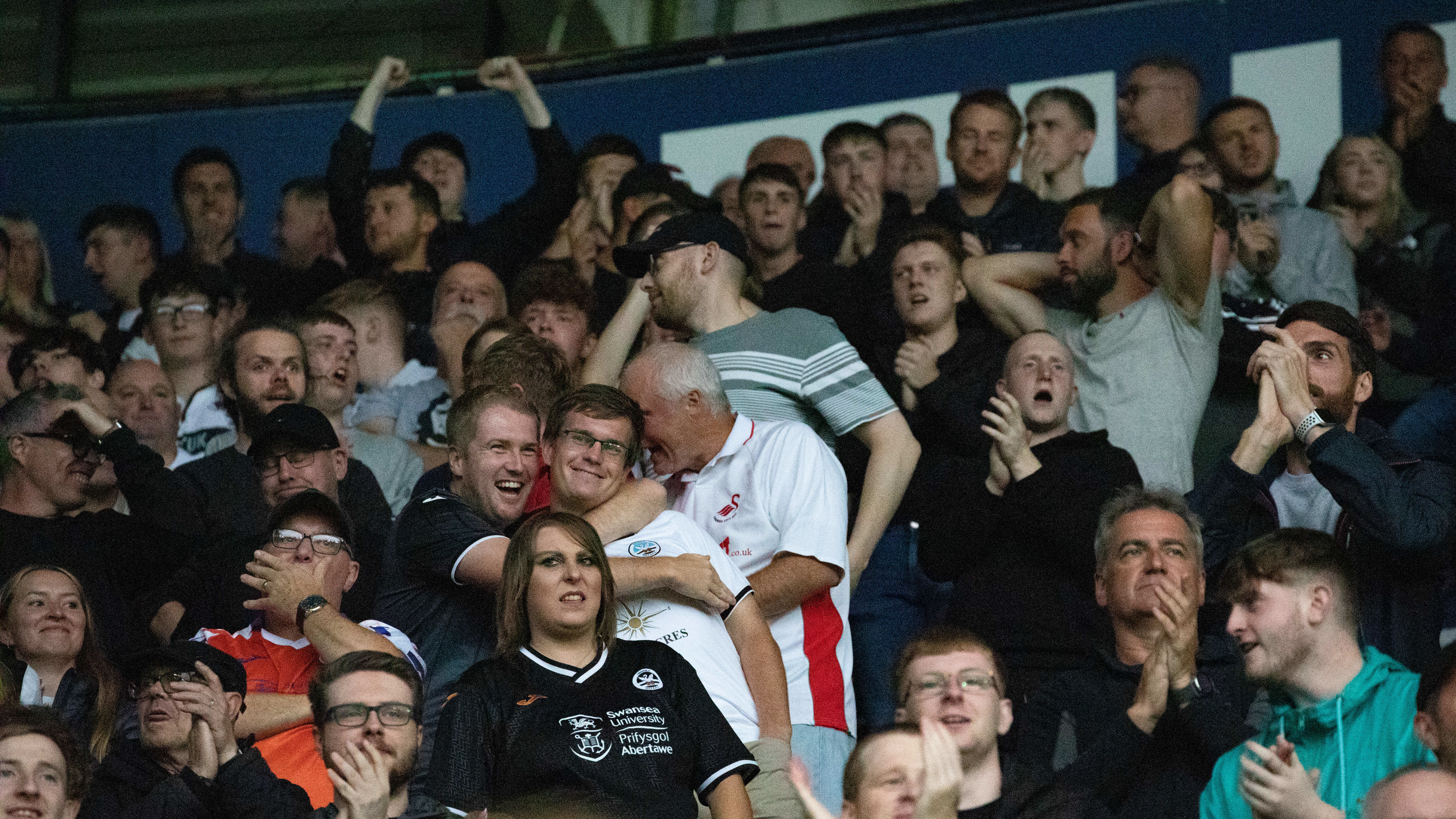 Soccer - Nationwide League Division Two - Swansea City v Millwall. Millwall  fans taunt the Swansea City fans Stock Photo - Alamy