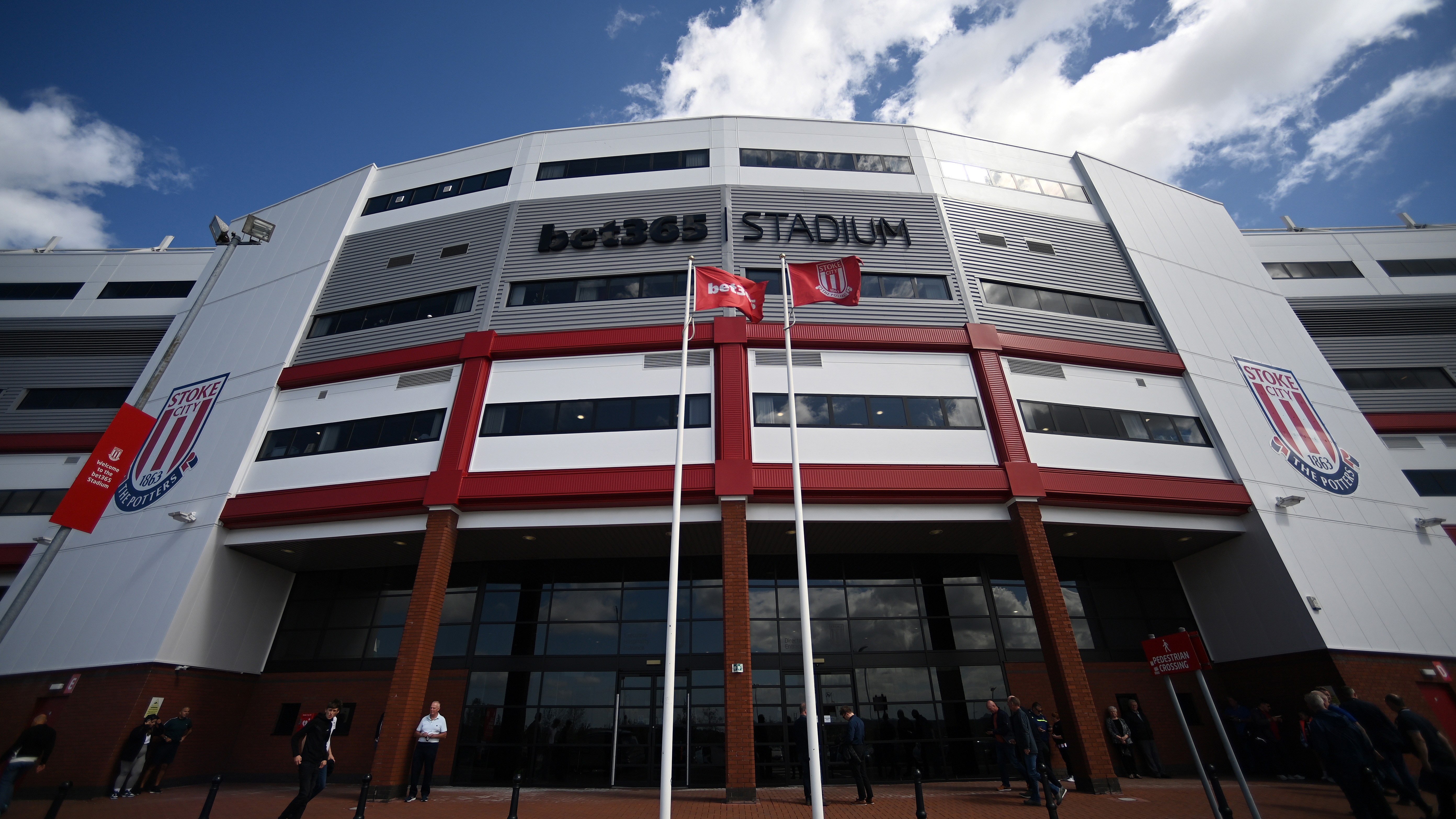 Photo of the outside of the bet365 Stadium