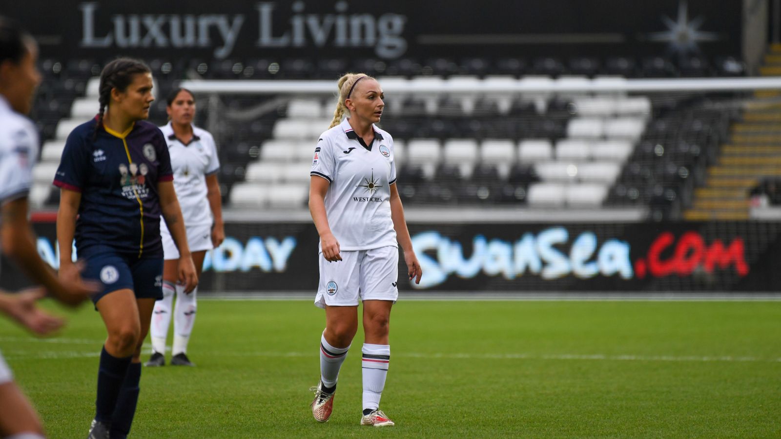 Vanaways continue sponsorship of Cardiff City Women