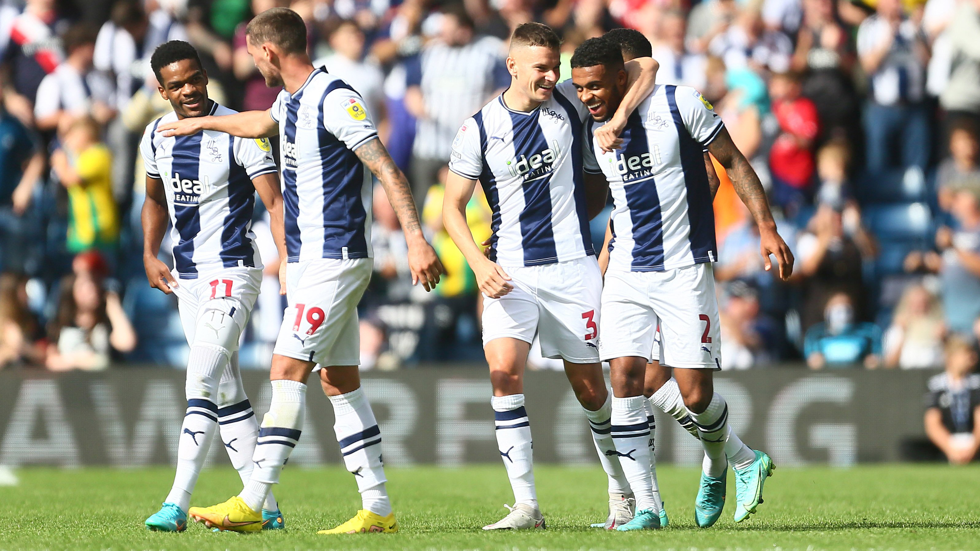 Swansea bate West Bromwich e segue 100%; Newcastle leva empate nos