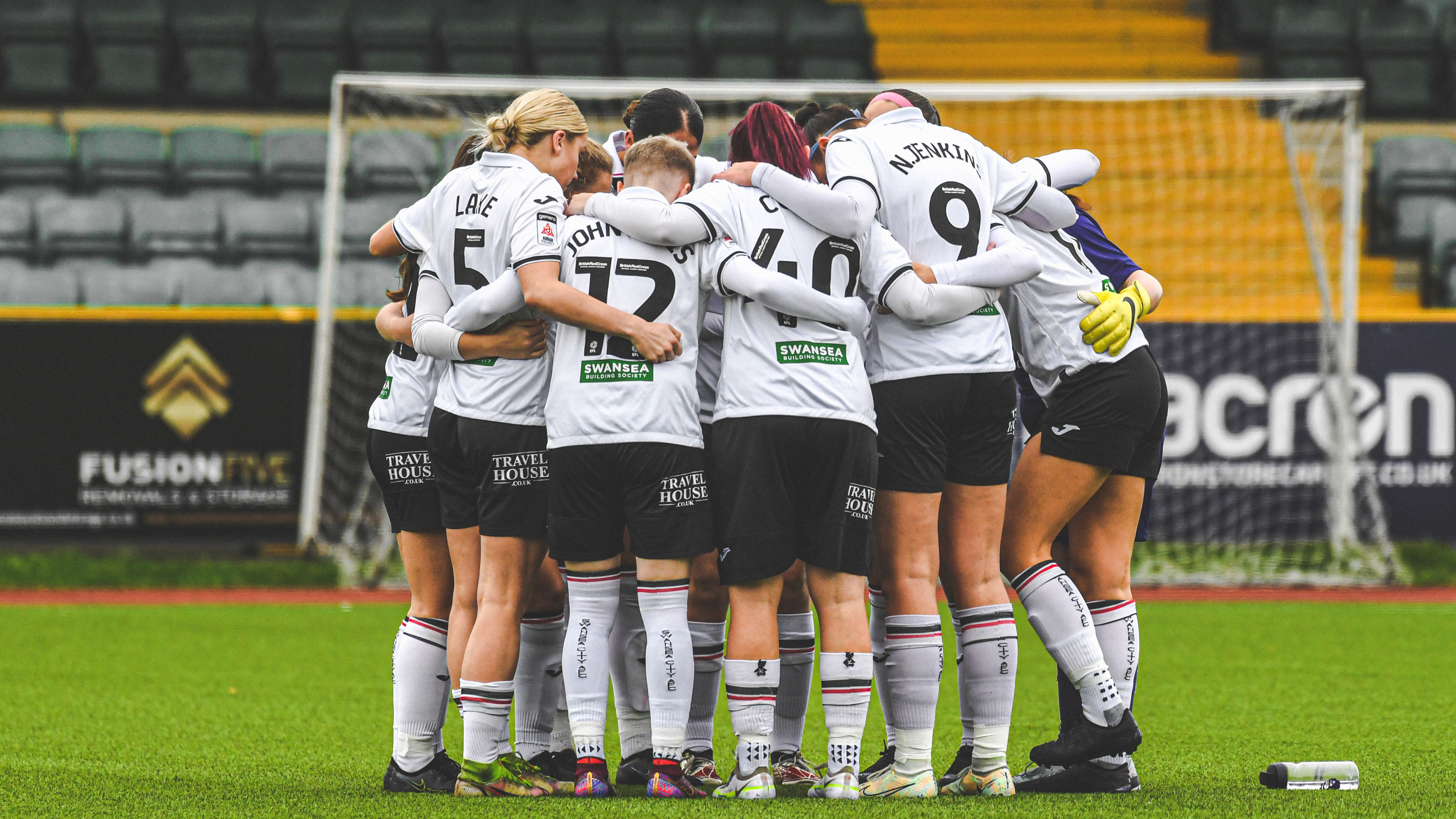 Swans Ladies huddle