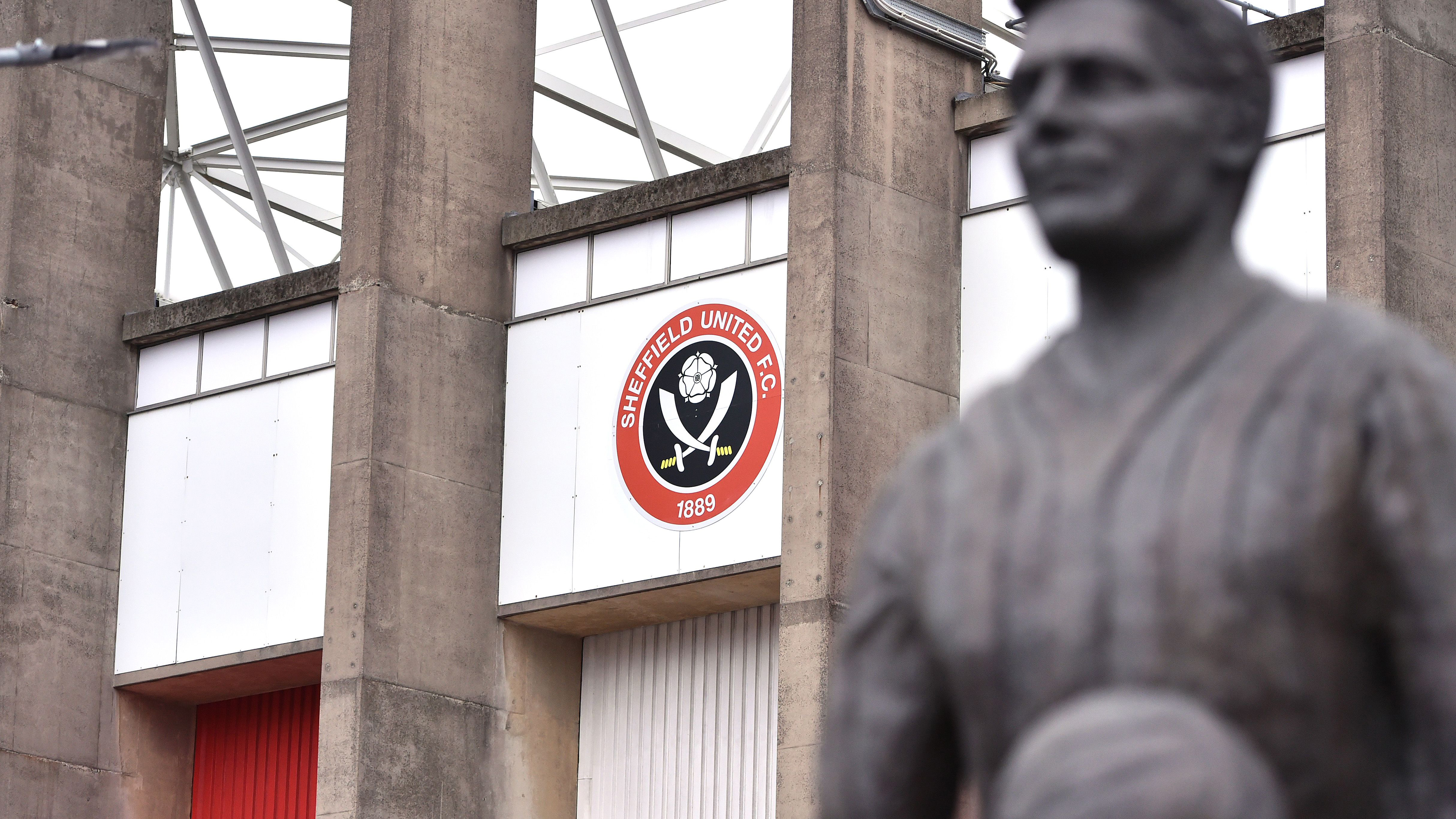 External Sheffield United badge and statue
