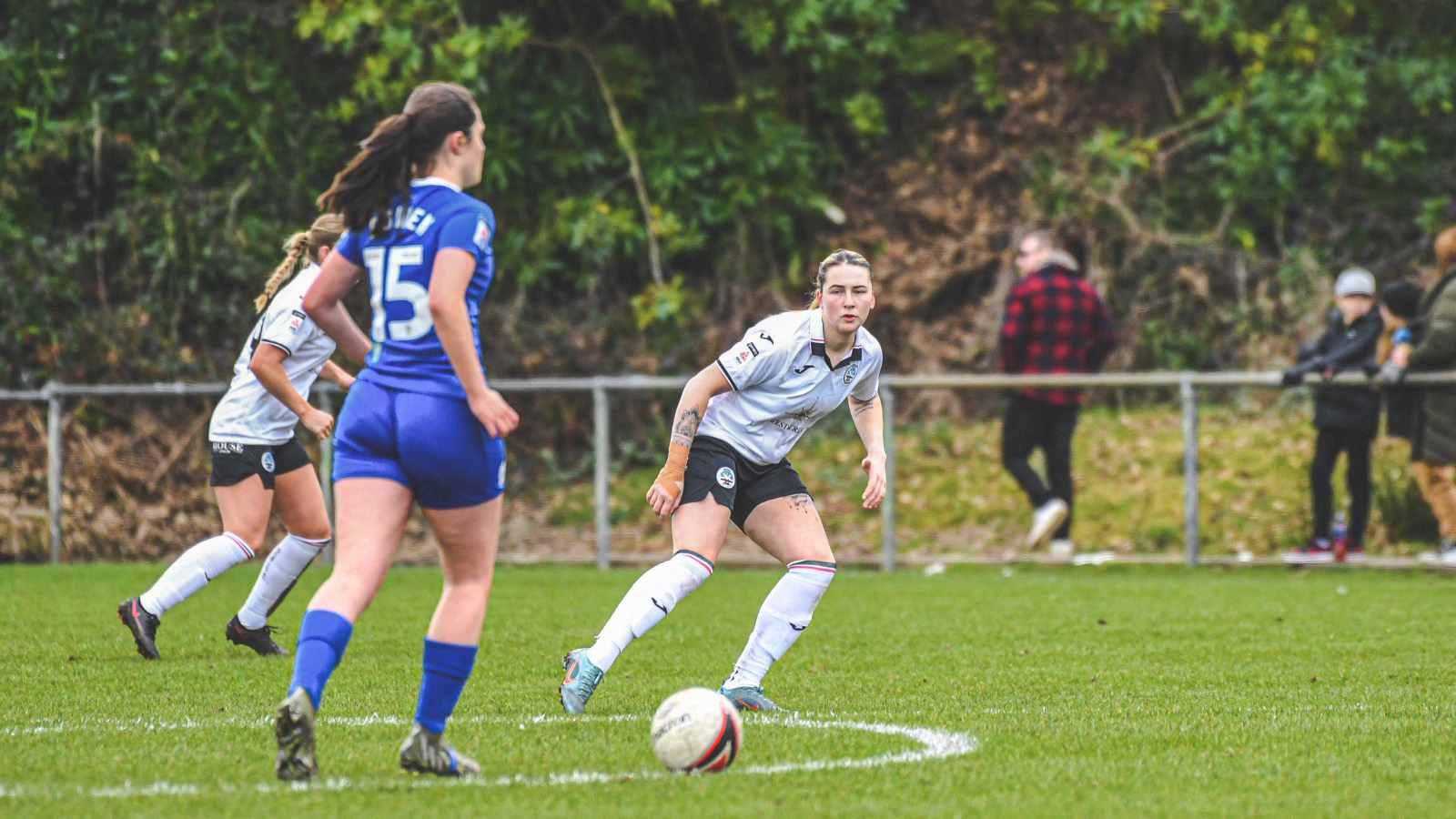 Chloe Chivers in action against Cardiff City Women 