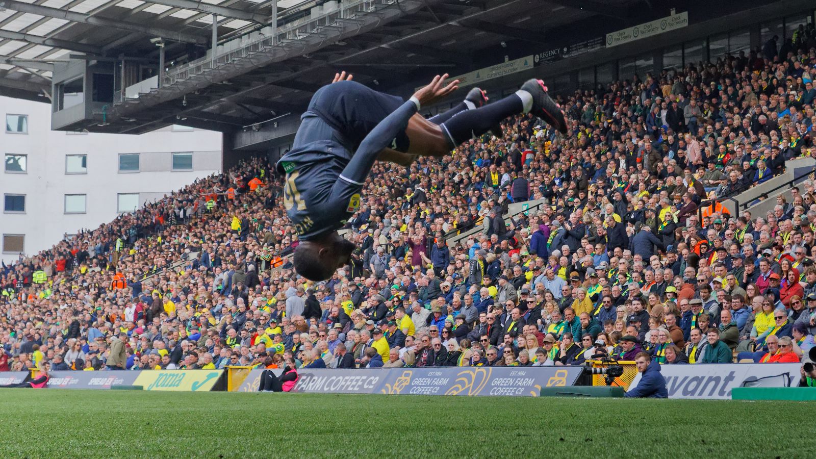 Olivier Ntcham cele Norwich