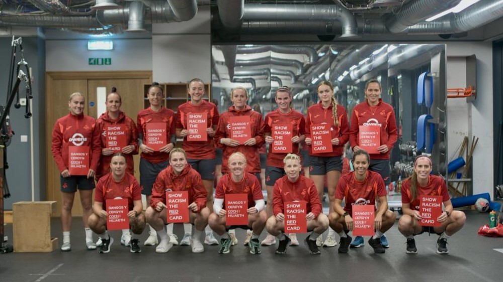 Swansea City Women show support for Show Racism the Red Card