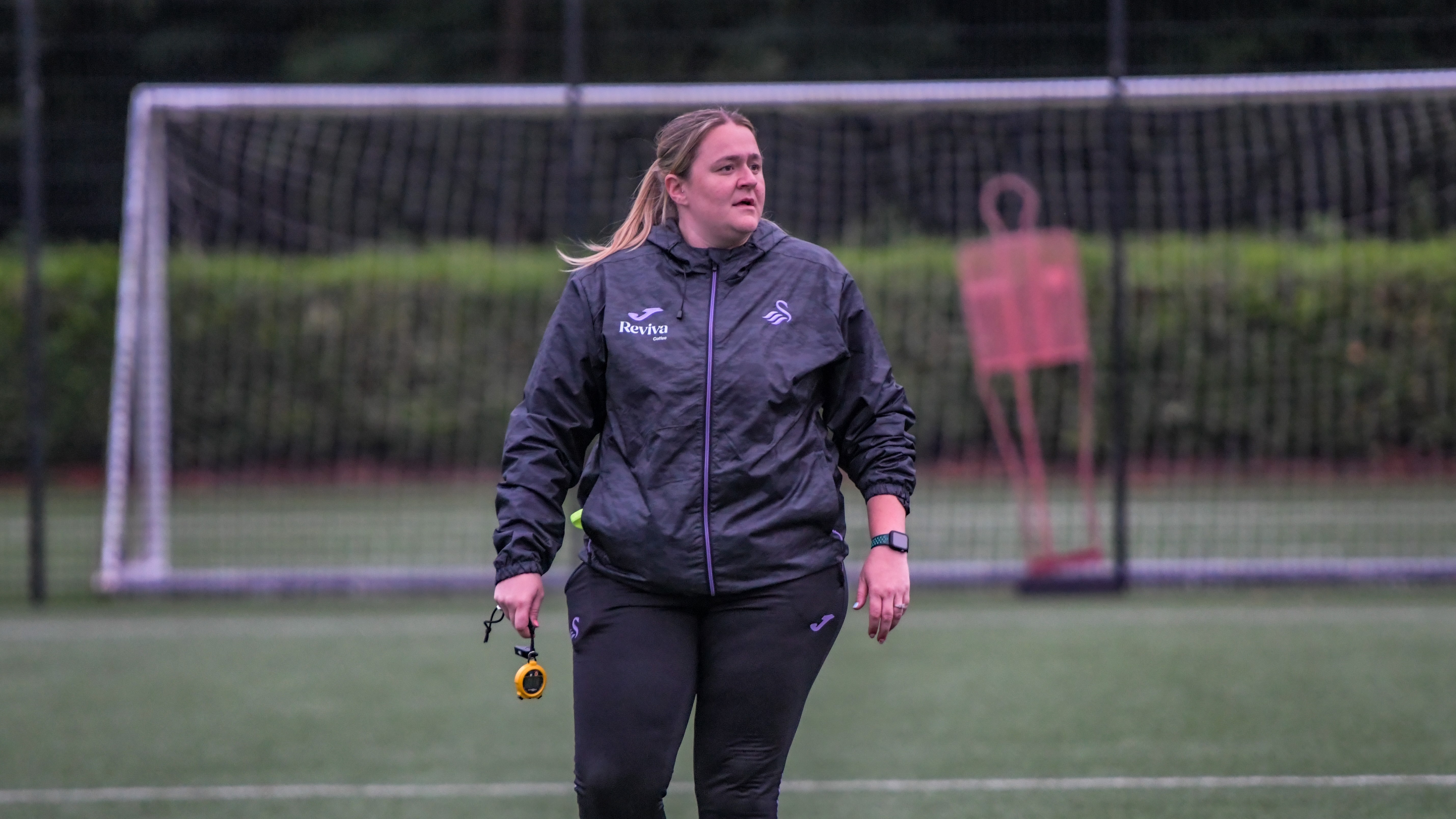 Yzzy Taylor training Swans Women