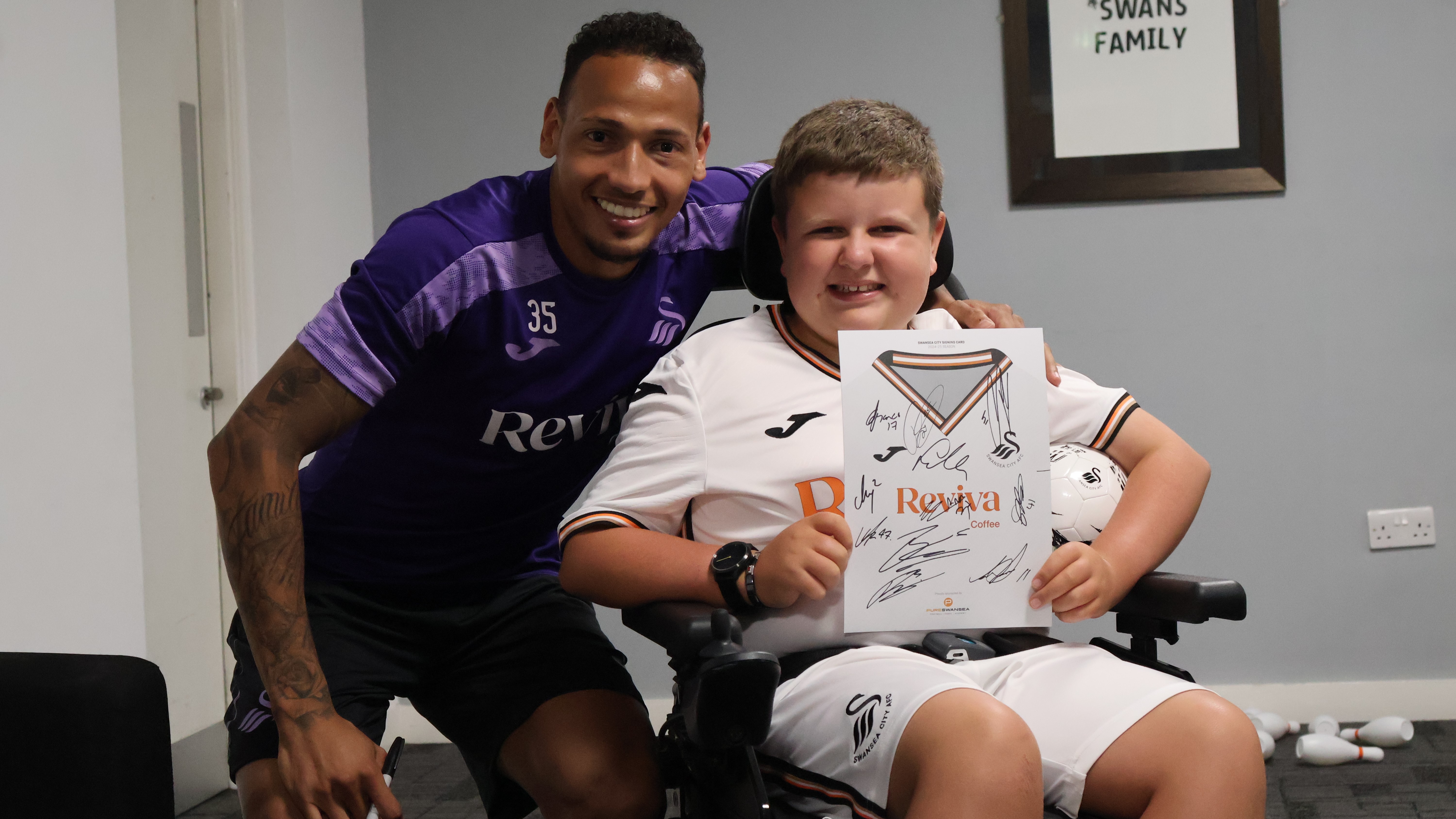 Ronald meets Charlie Swans Foundation