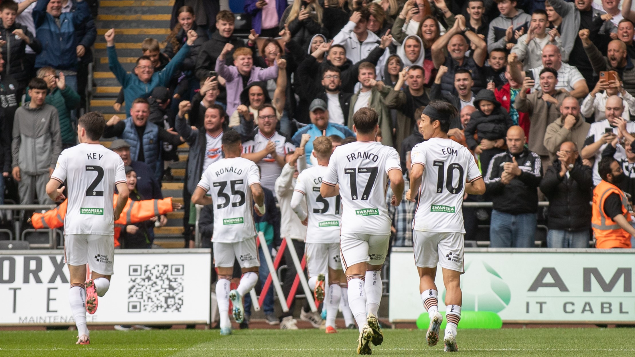 Liam Cullen celebration against Cardiff