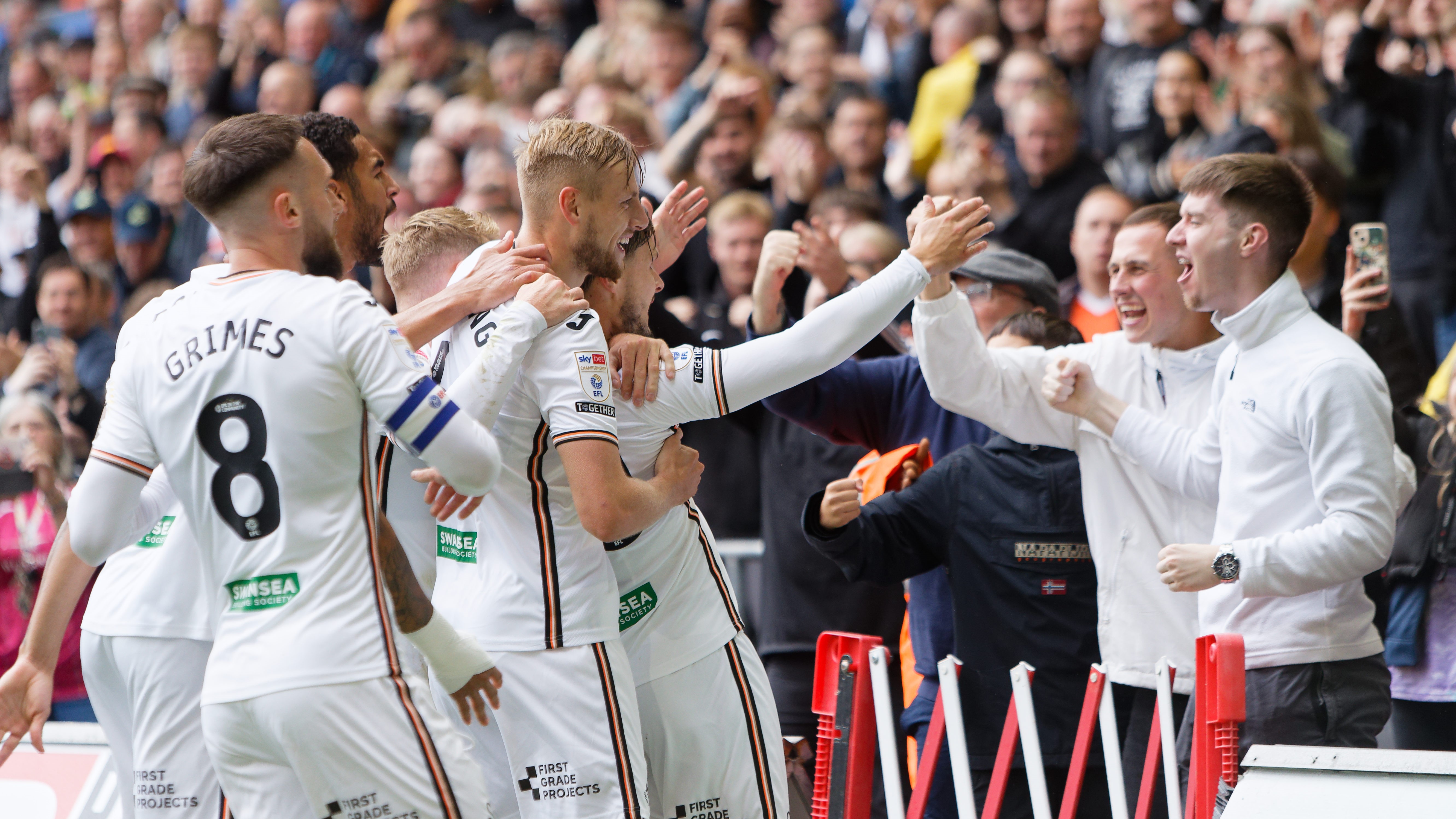 Liam Cullen celebration against Cardiff 3