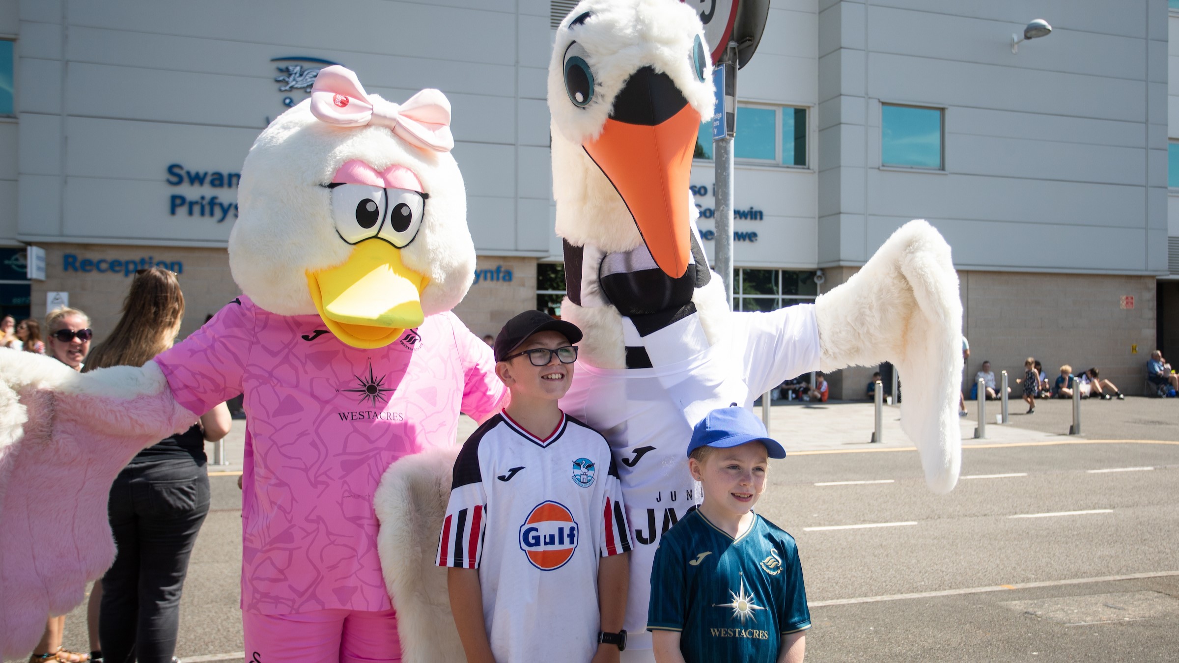 Cyril and Cybil meet supporters