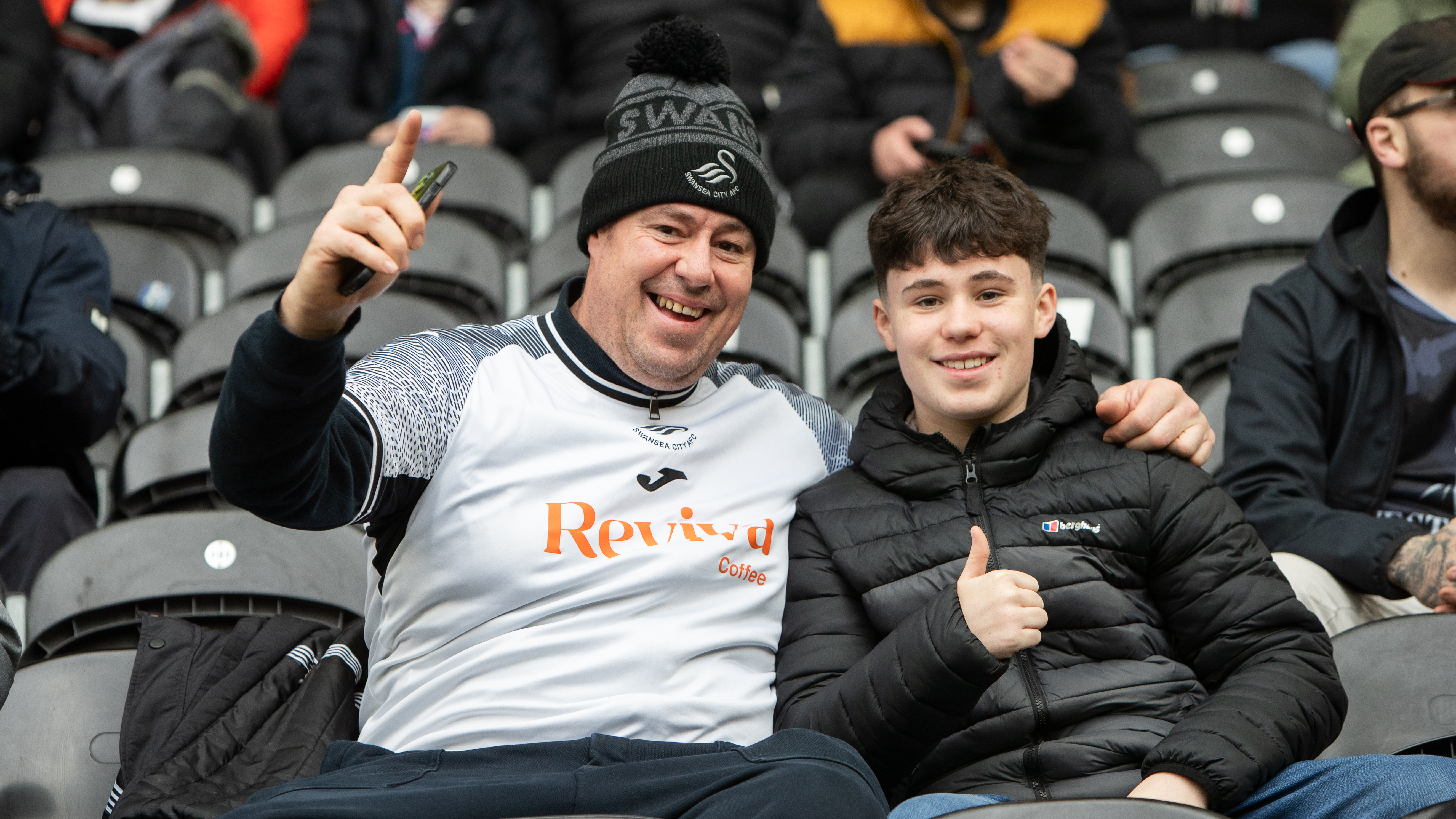 Fan Gallery | Hull v Swans