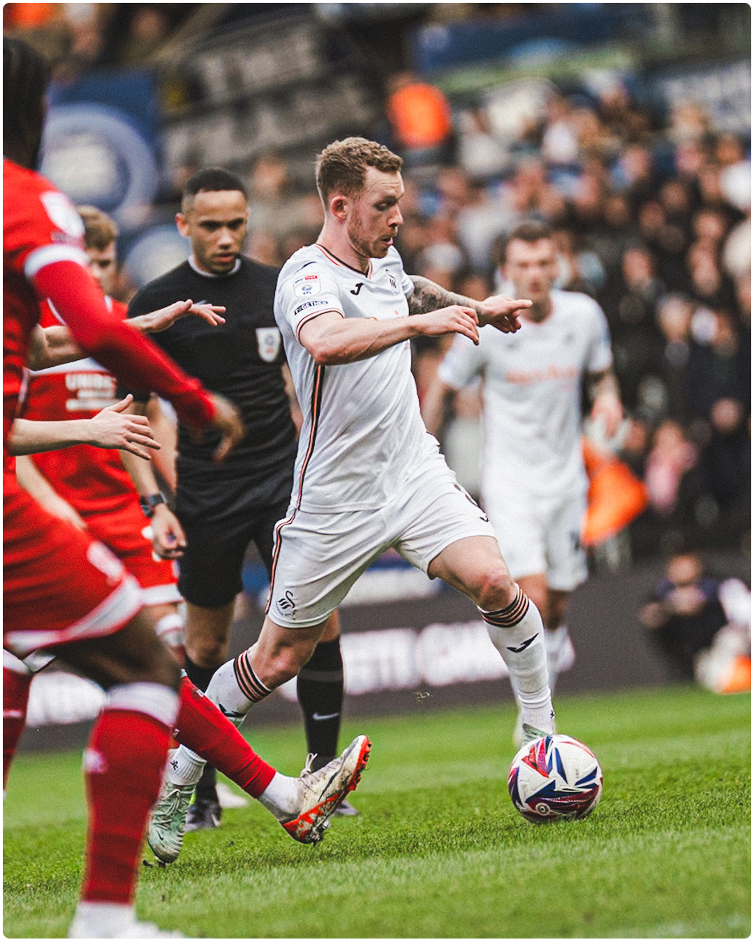 Lewis O'Brien Dribbles the Ball versus Middlesbrough