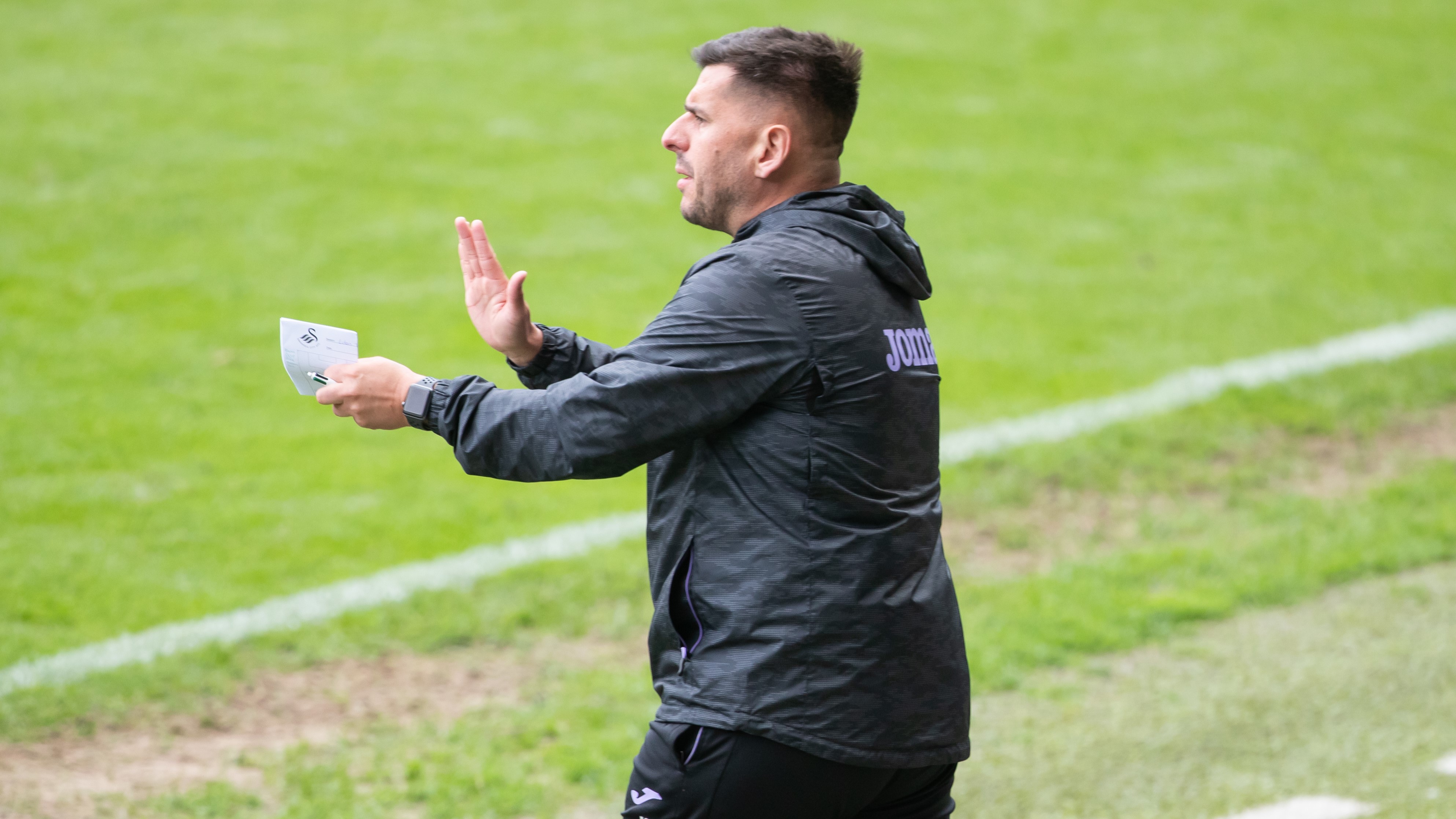 U17s coach Joe Roberts 