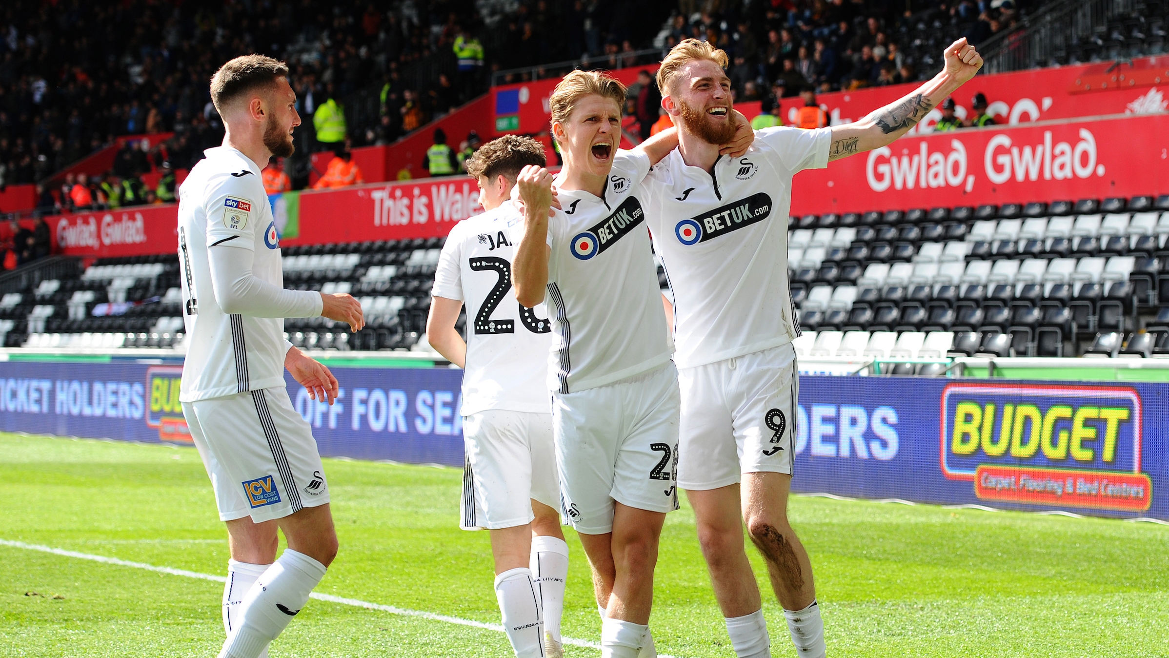 Oli McBurnie Hull celebration