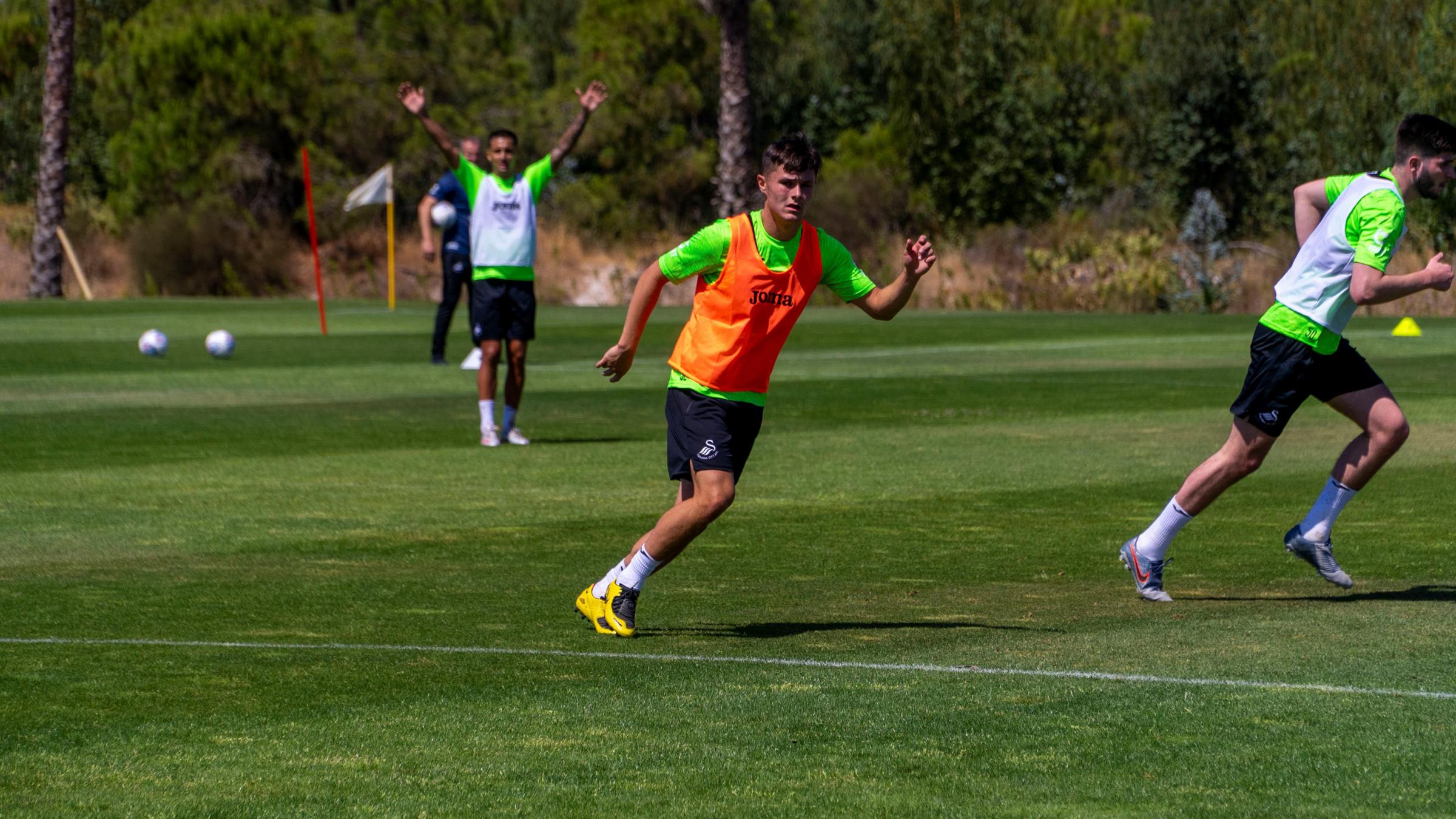 Liam Cullen training in Spain