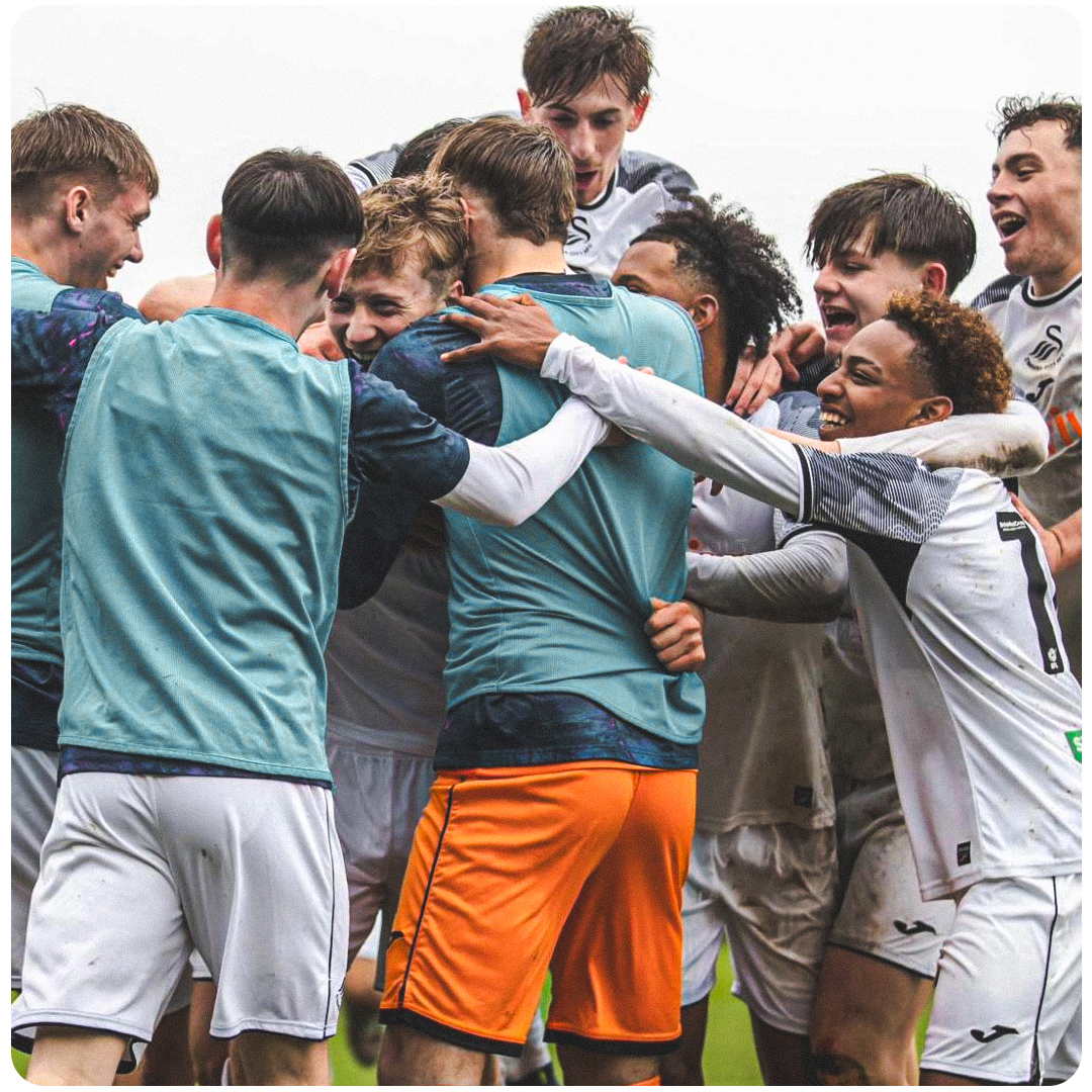 Images of the Swans 18s Celebrating the win