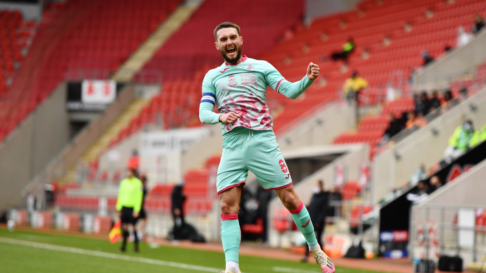 Rotherham%20%28a%29%20Matt%20Grimes%20celebration.jpg