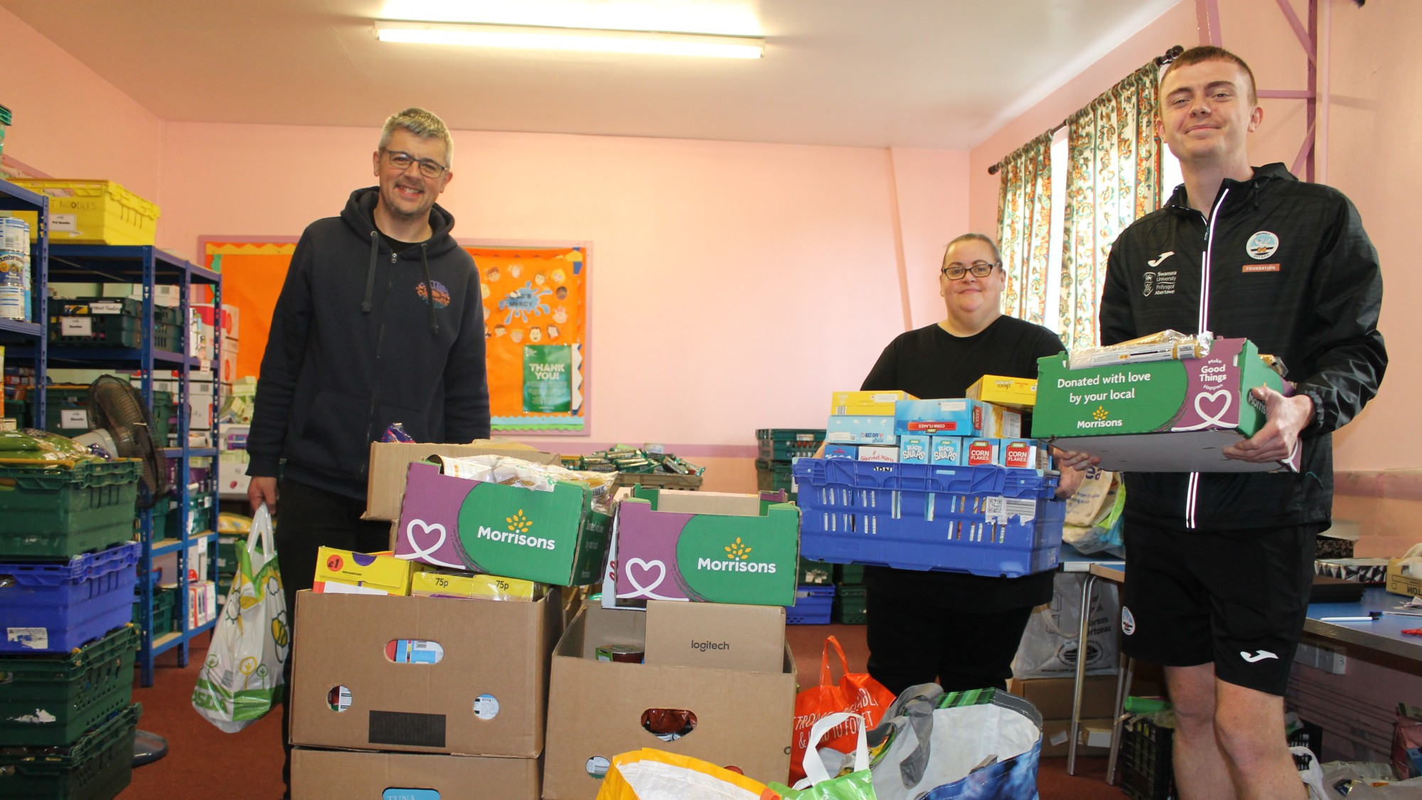 ‘Food for Thought’ campaign collects more than 800 meals for Swansea ...