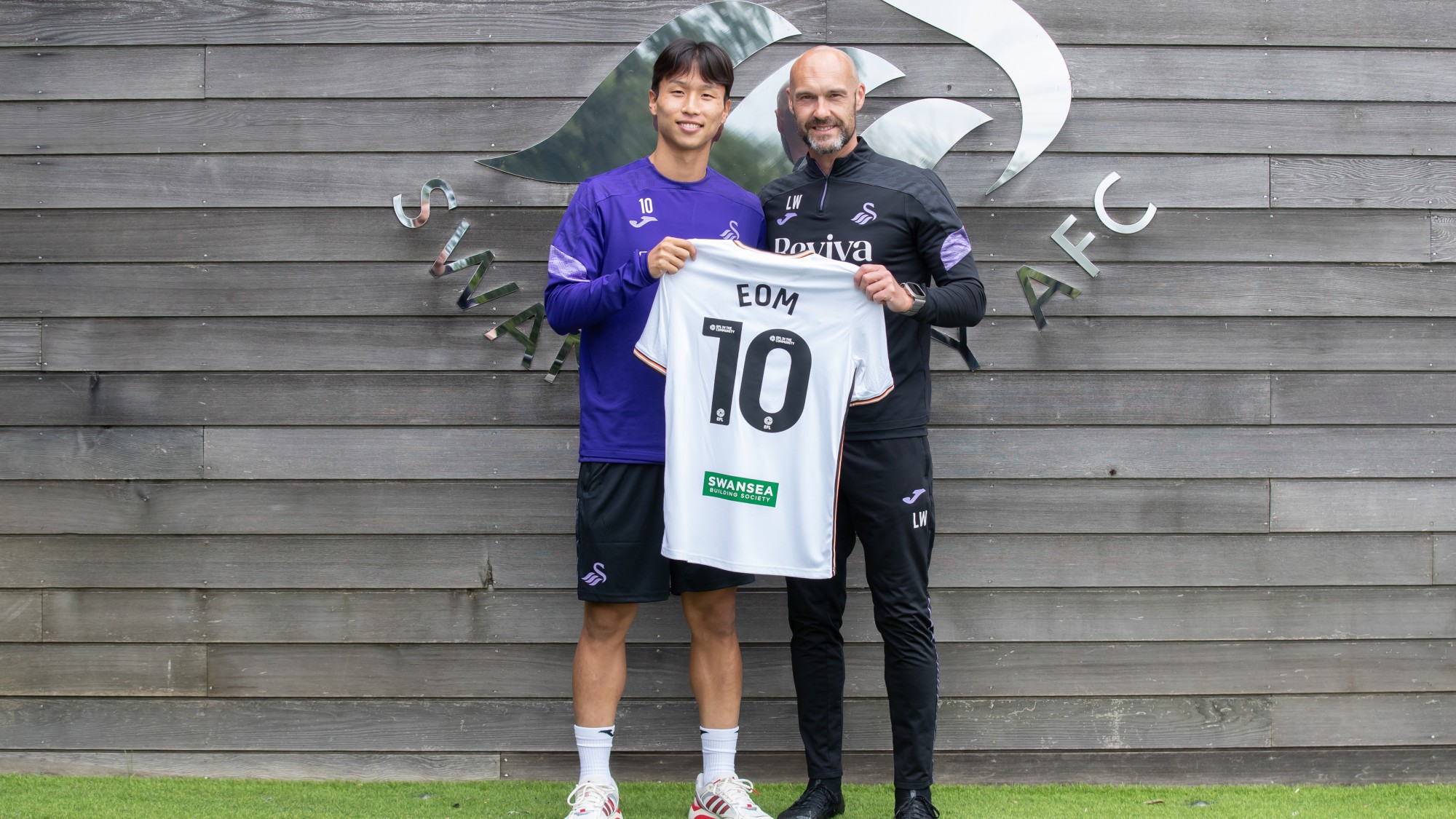 Swansea City seal signing of Eom Ji-sung | Swansea