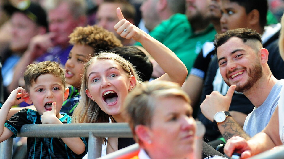 Fans 11