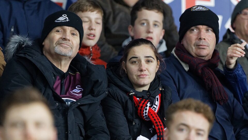 Fans 12
