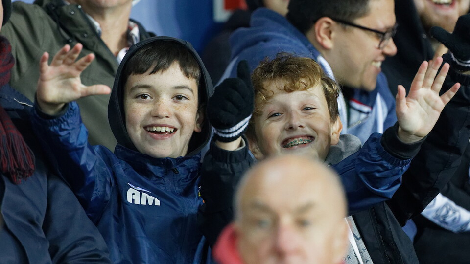Fans 13