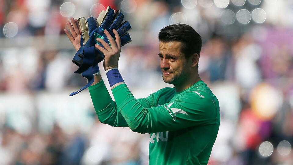 Fabianski leaves