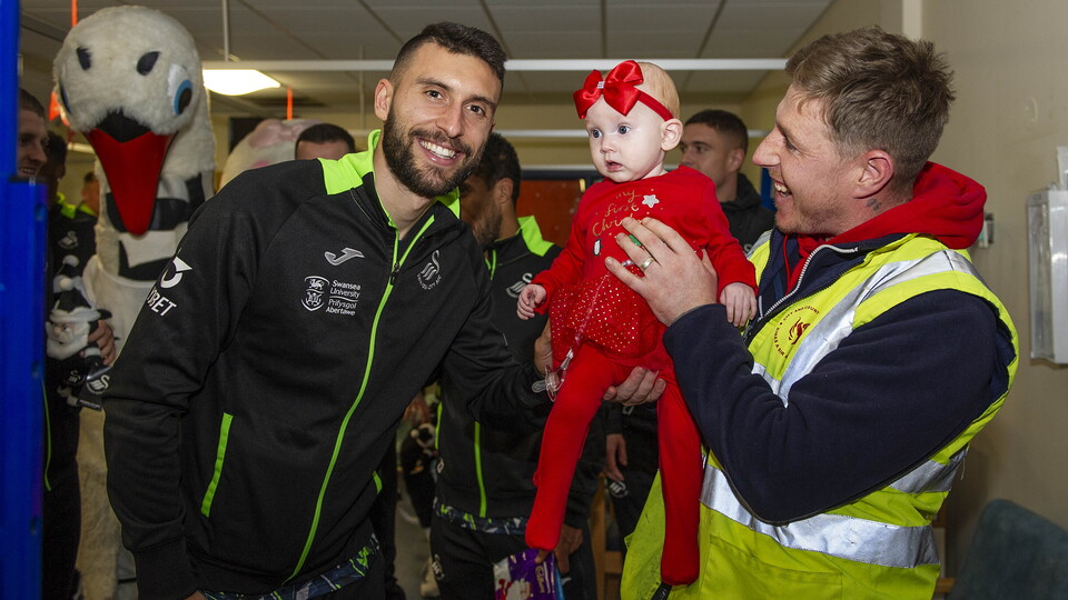 Swansea City squad visiting children at Morrison Hospital