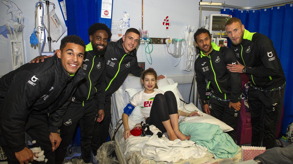 Swansea City squad visiting children at Morrison Hospital