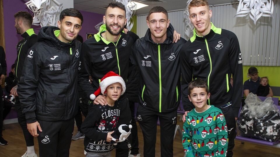 Swansea City squad visiting children at Morrison Hospital