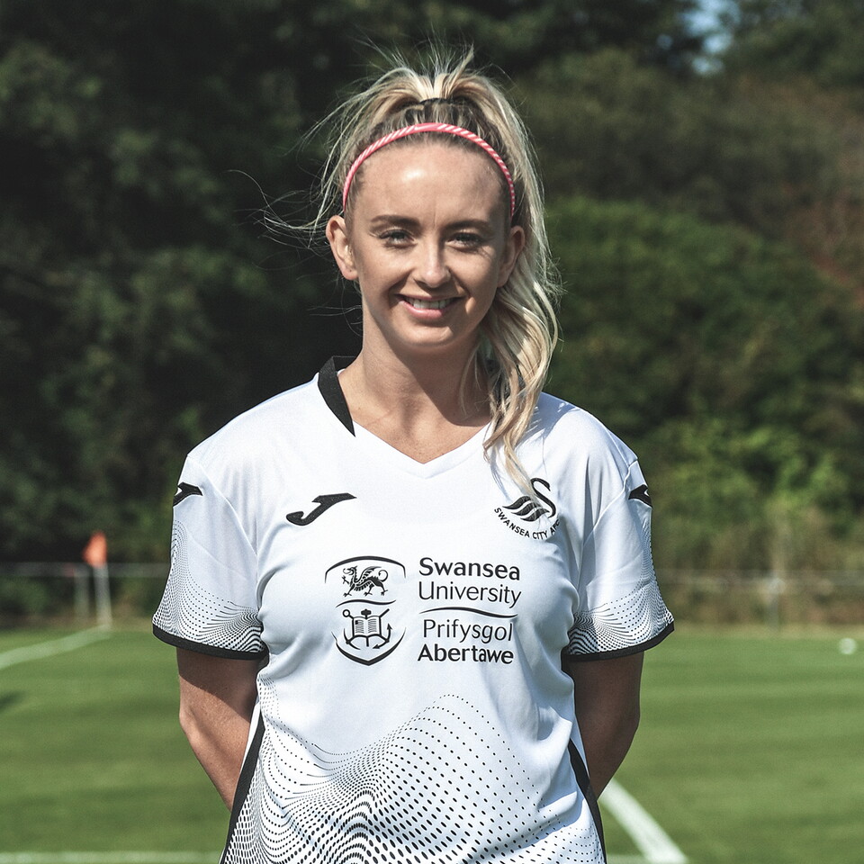 Ria Hughes profile