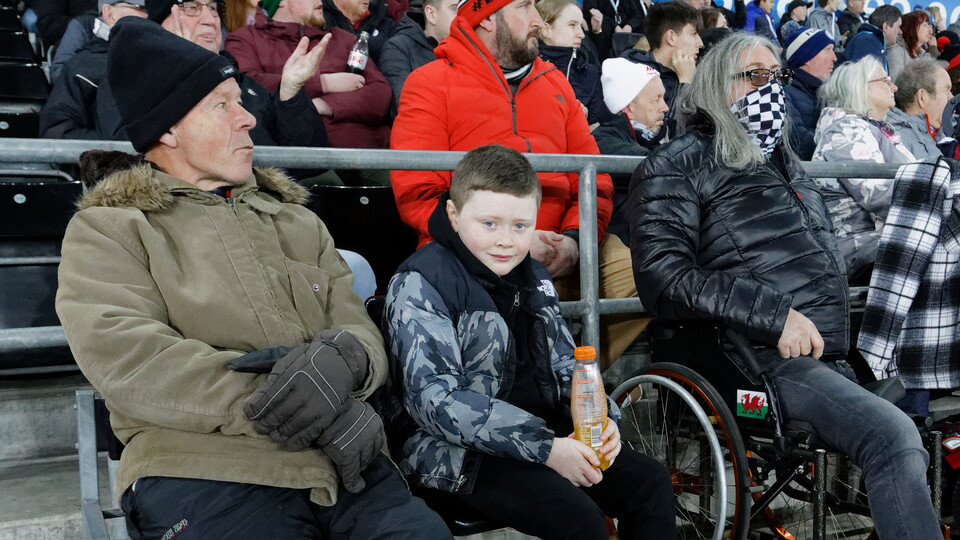 Blackburn (h) fans 21-22