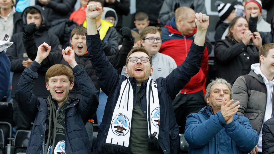 Bristol City (h) fans 21-22