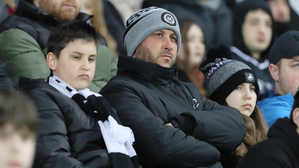 Fulham (h) fans 21-22