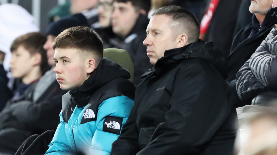 Fulham (h) fans 21-22