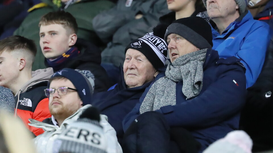 Fulham (h) fans 21-22