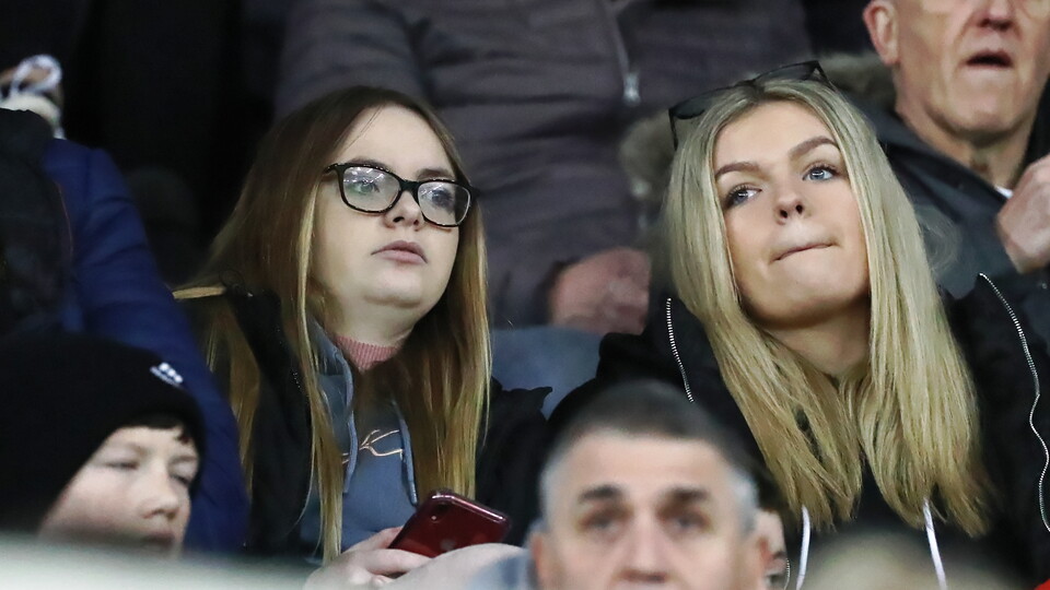 Fulham (h) fans 21-22