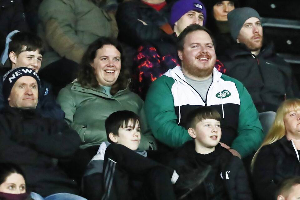 Fulham (h) fans 21-22