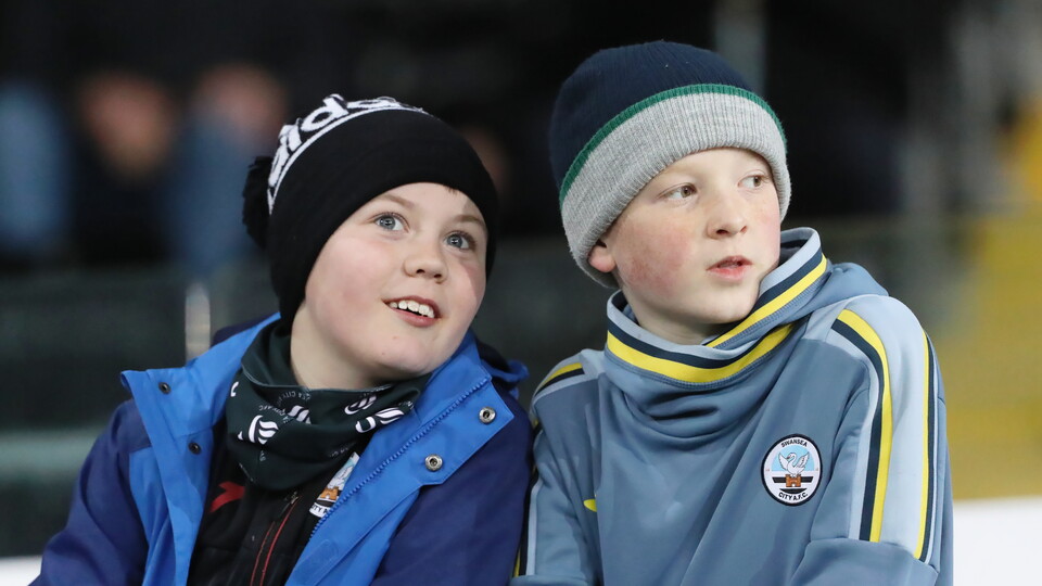 Fulham (h) fans 21-22
