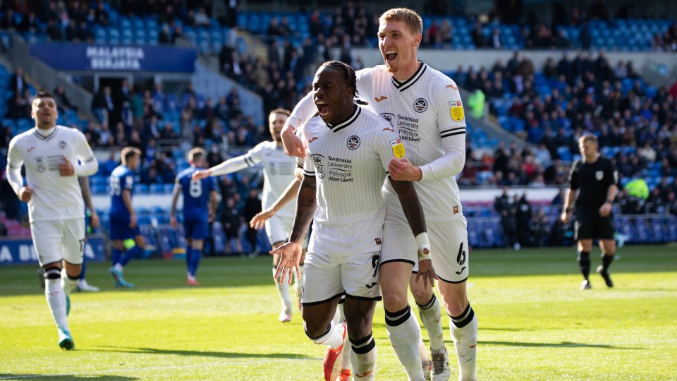 Cardiff City (a) gallery 21-22